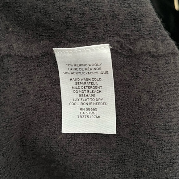 Treasure & Bond Black Merino Blend Wrap Long Sweater Balloon Sleeves Size Large - Picture 8 of 9